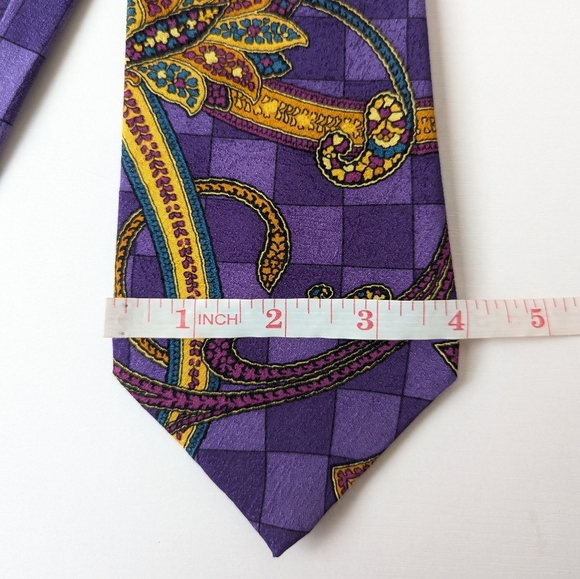 Versace Purple and Yellow Men's Tie - Picture 12 of 13